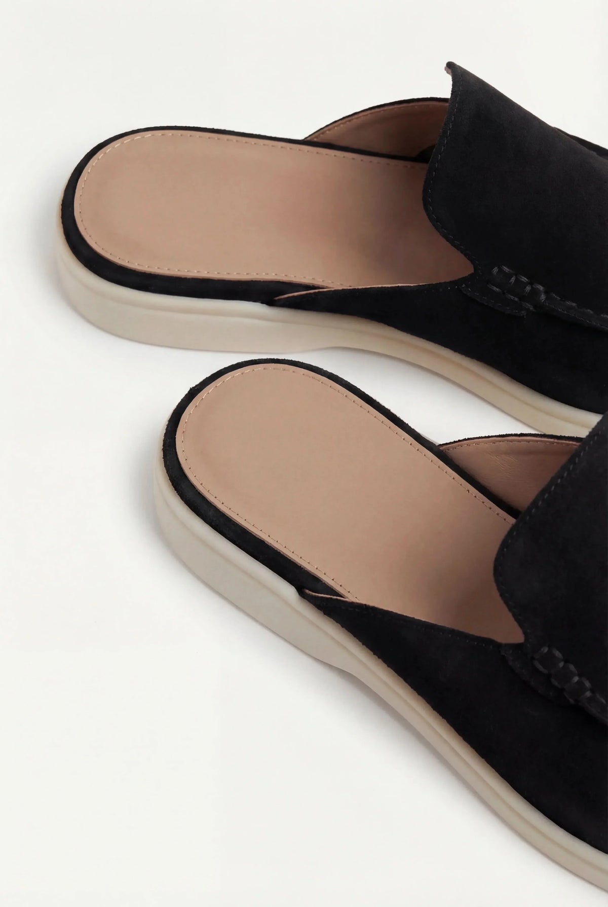 Mule en Daim Noir